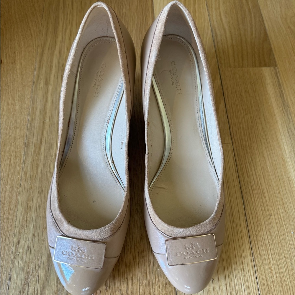 Coach Tan Heels with Classic Design